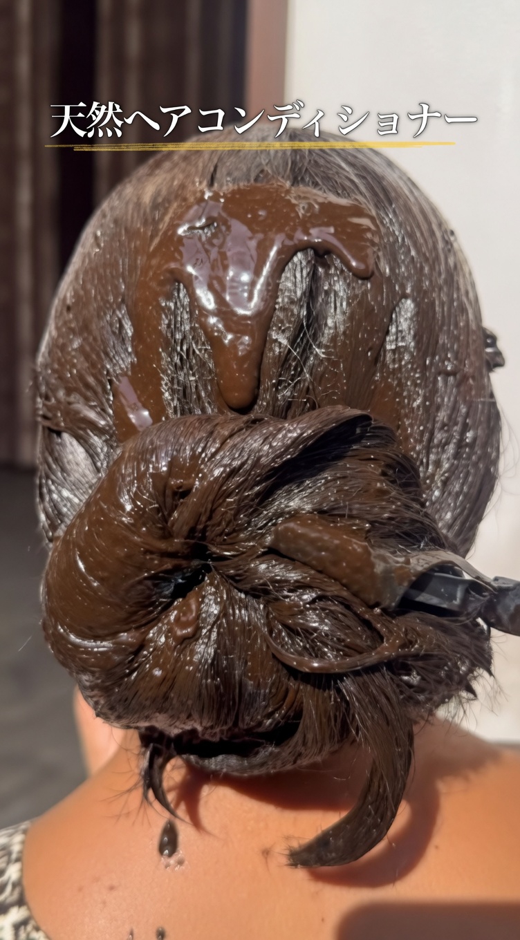 古代インドの秘密を発見：髪を強く艶やかにし、白髪もカバーする天然ヘナヘアマスク