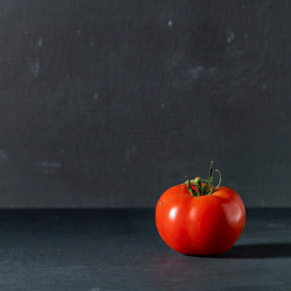 2分でできる自宅で最強の歯のホワイトニングレシピ/トマトで歯石による黄ばみを自然に効果的に白くする方法