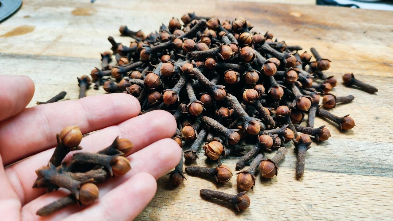 歯をより健康に保ち、歯垢の蓄積を減らす9つの自然な方法