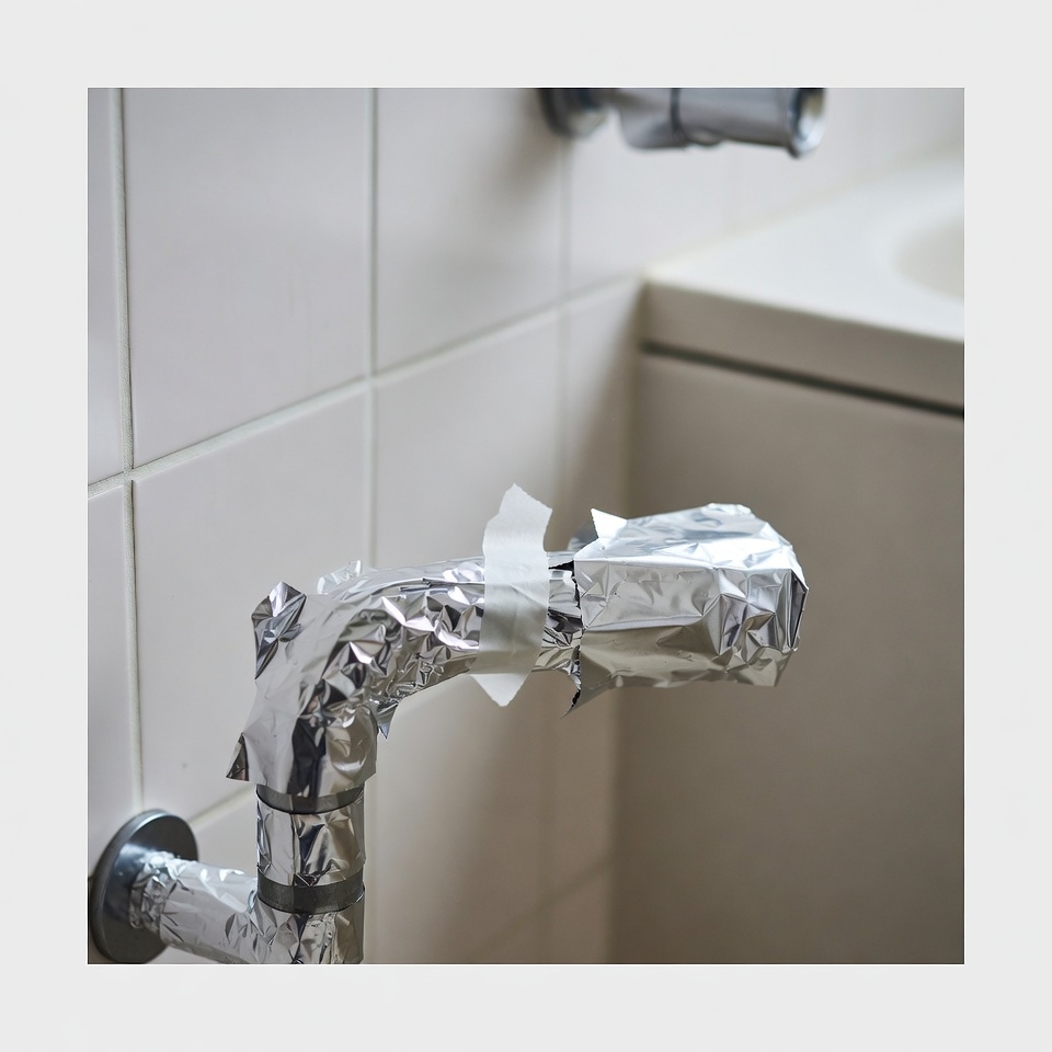 祖父が浴室の排水管にアルミホイルを巻けと言った理由
