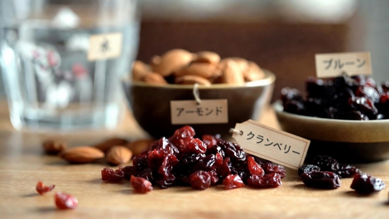 高齢者は就寝前にこの3種のドライフルーツを食べて夜間の排尿を自然に減らそう